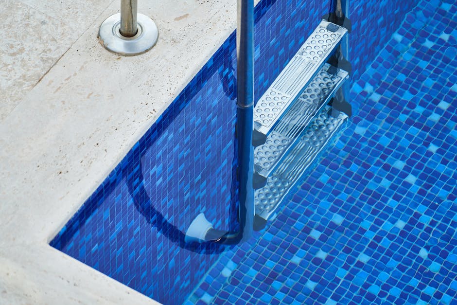 The Aesthetics of Pool Tile: Choosing the Right Patterns and Colors